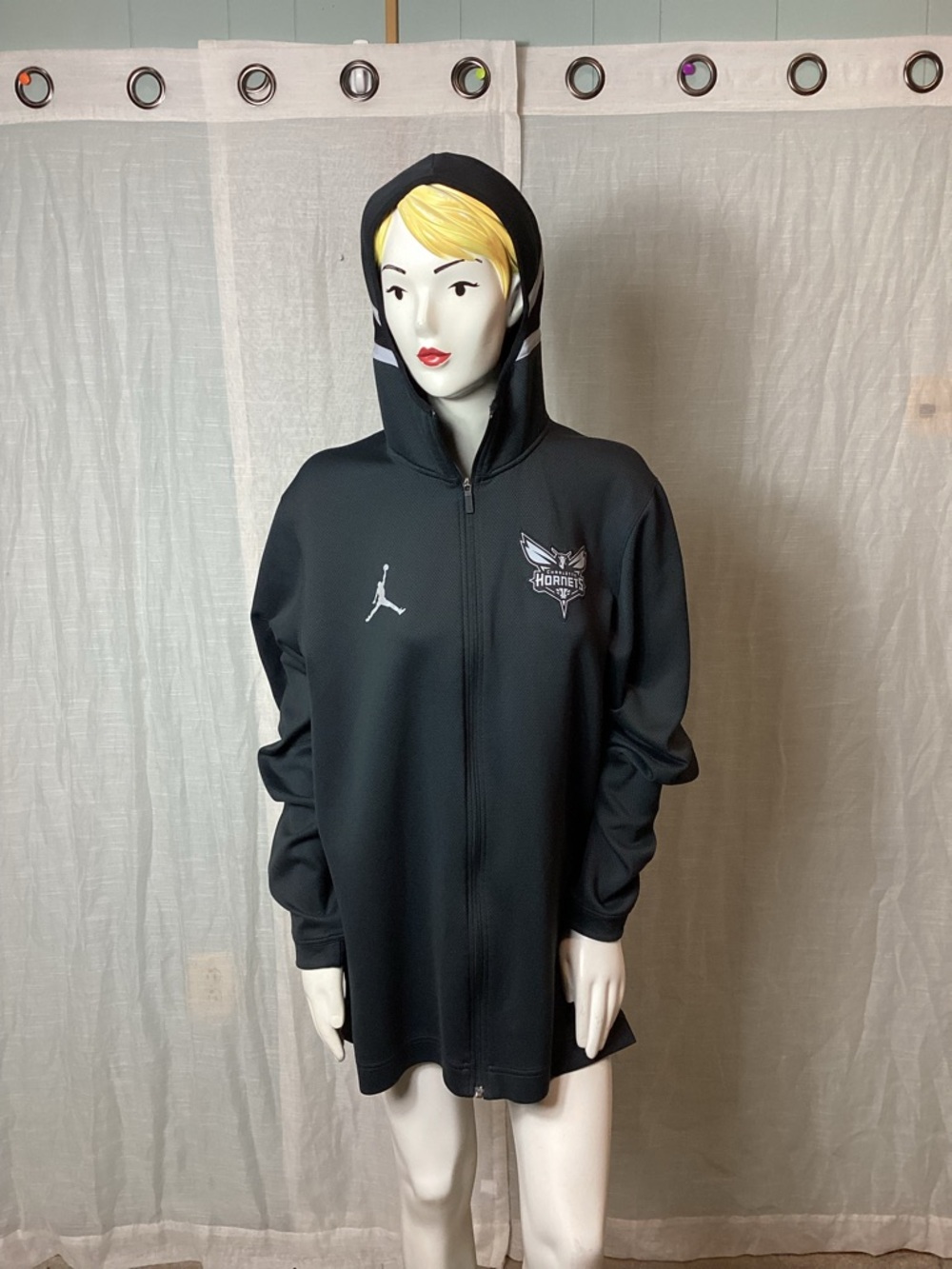 Charlotte Hornets Nike Jordan Showtime Therma Flex Full-zip Hoodie; Size: XL